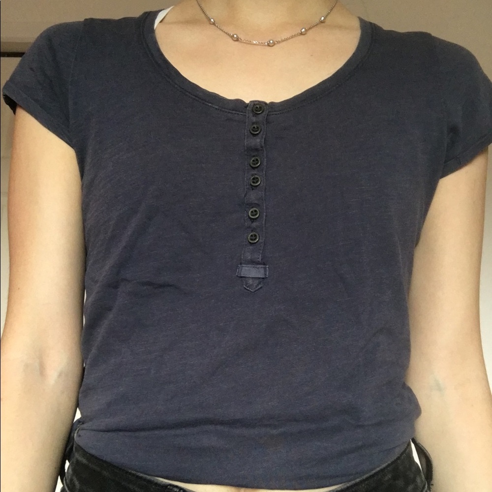 👚2/$15 Cute navy blue tee